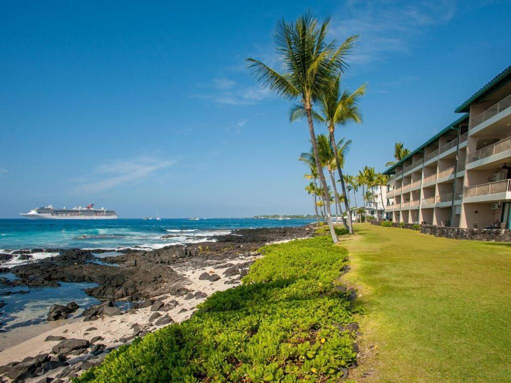 Castle At Kona Reef Aparthotel Kailua-Kona Exterior photo